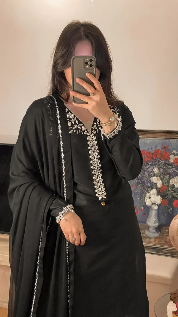Elegant Black: